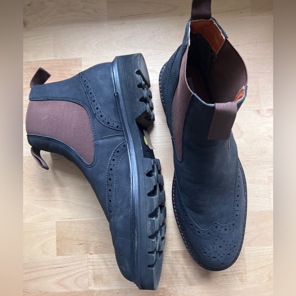 COPY - Madden Mens Oxford Chelsea Boots Size 11 Black Suede and Brown Accents